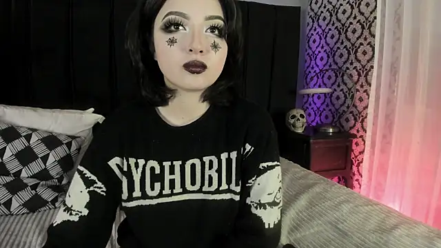 Adeelinee's cam snapshot