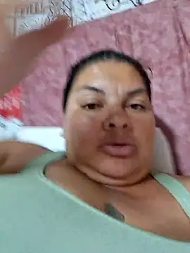 chubby_sexy_big_tits's cam snapshot