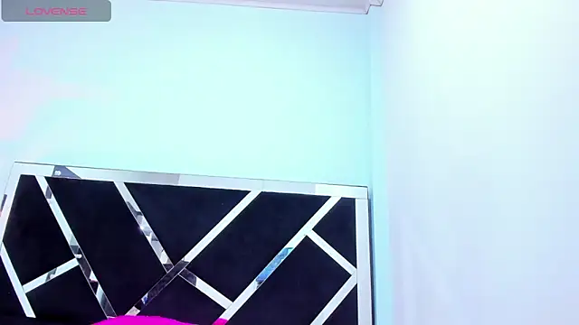 iisabella_noa's cam snapshot