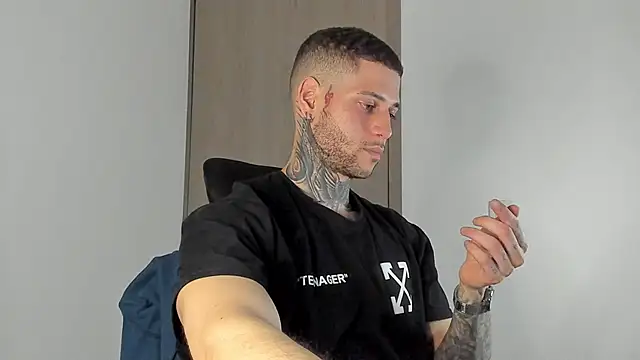 _jamesleandros1 live sex cam