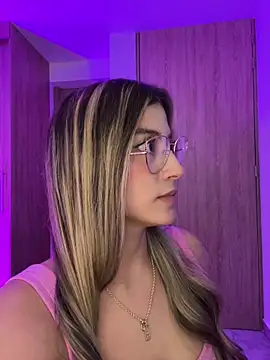 Issabela_G1's cam snapshot