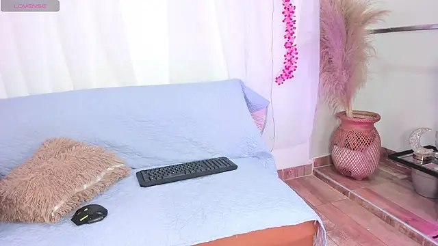 Zara_Foxxx_ live sex cam