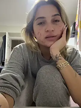 yaprakmericc live sex cam