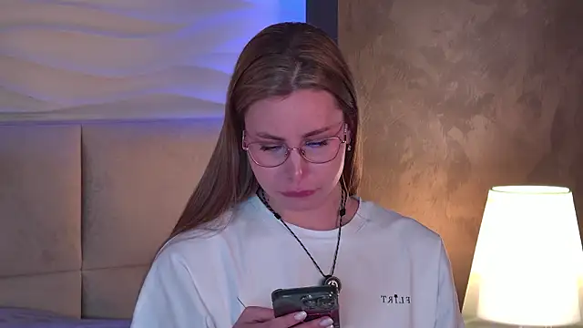 -SaraBlack-'s cam snapshot