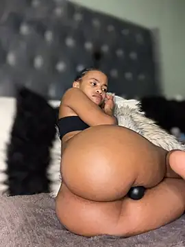 Hot_Mess18's cam snapshot