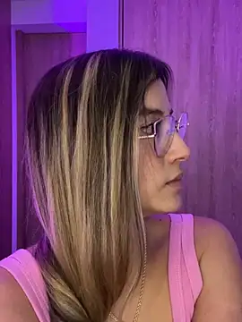 Issabela_G1's cam snapshot