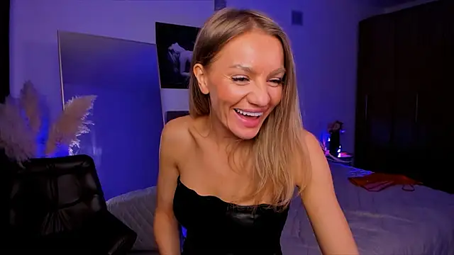 Oliva_Candy's cam snapshot