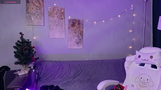 KikiMoor's cam snapshot