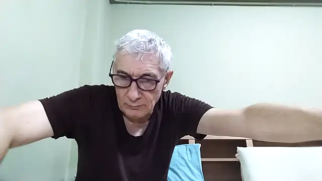 BIGUNCUTHARDCOCK live sex cam