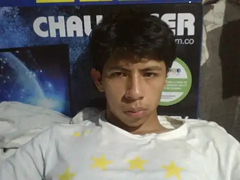 Carlos_Albert02's cam snapshot