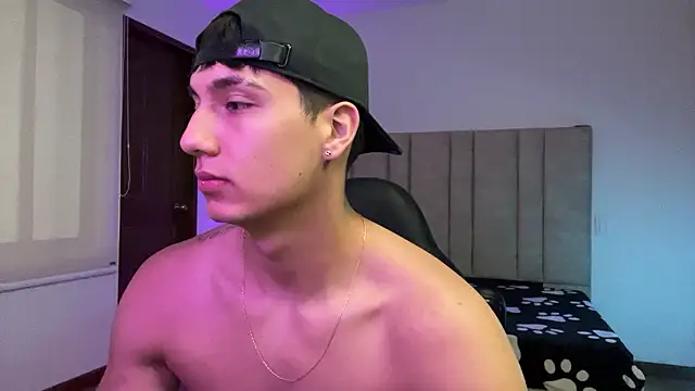 CHRIS_MORGAN1's cam snapshot