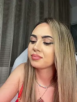 xCaprice live sex cam