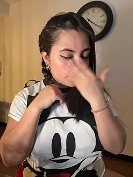 sukhakunis1 live sex cam