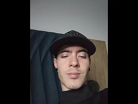 LioDick live sex cam