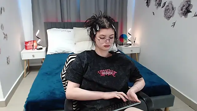 MileyRood's cam snapshot