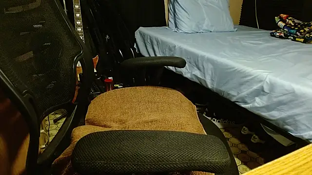 readytocome90's cam snapshot