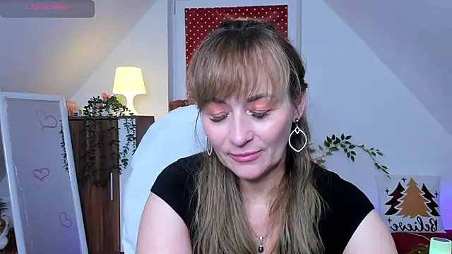 naughtymilane's cam snapshot