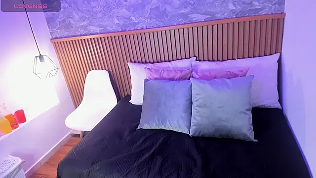 alina_souvage_'s cam snapshot