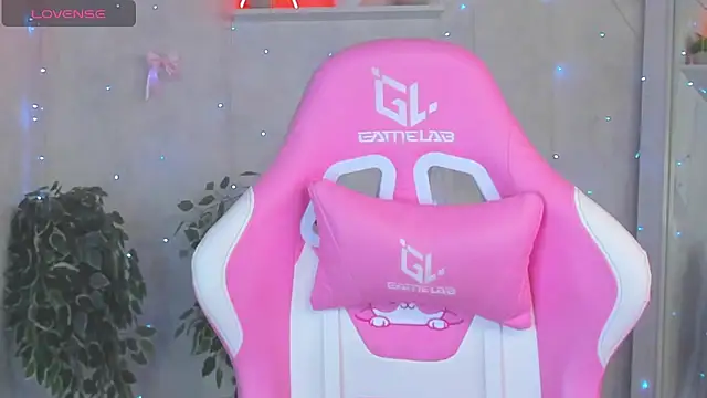 Alicia_Adammss's cam snapshot