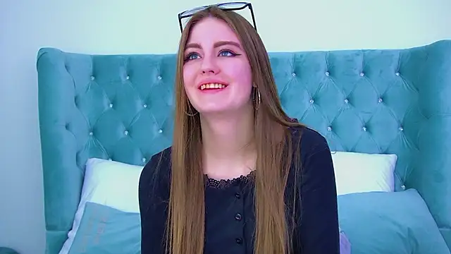 SofiaSarvain live sex cam