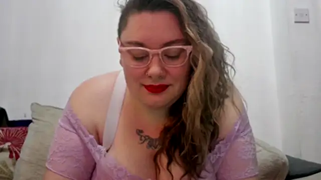 Bustycurves's cam snapshot