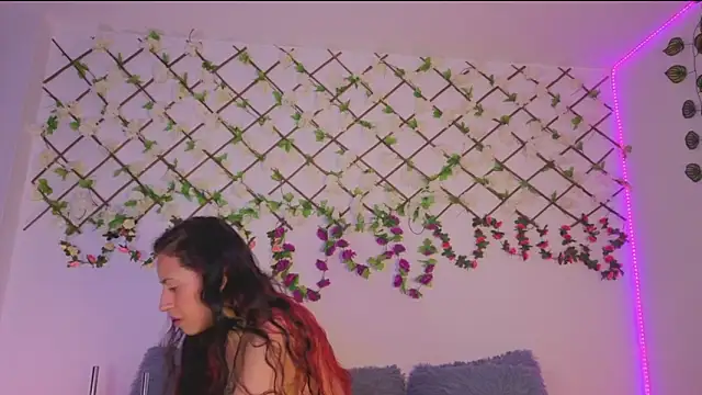 Lolarosesxs's cam snapshot