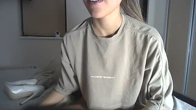 iamKylaBaby's cam snapshot