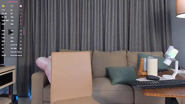 AliceCloudy live sex cam