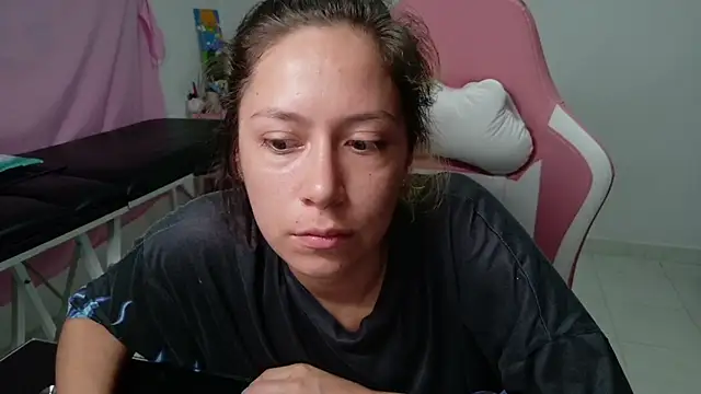 MommyMiaWs's cam snapshot