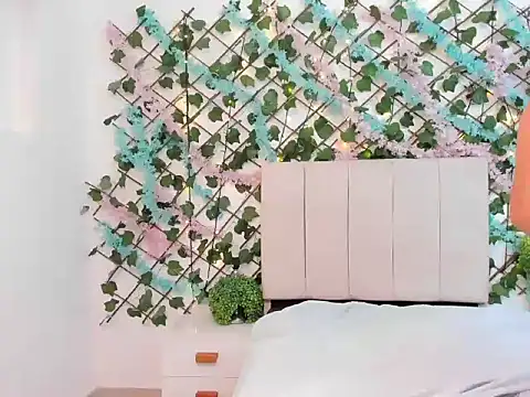 CharlotteBlossom's cam snapshot