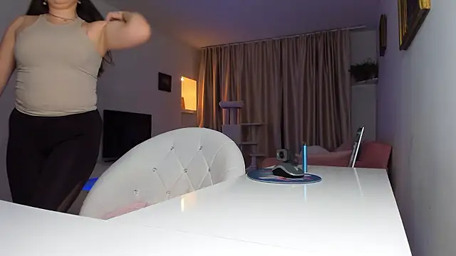 xqueenyasmine's cam snapshot