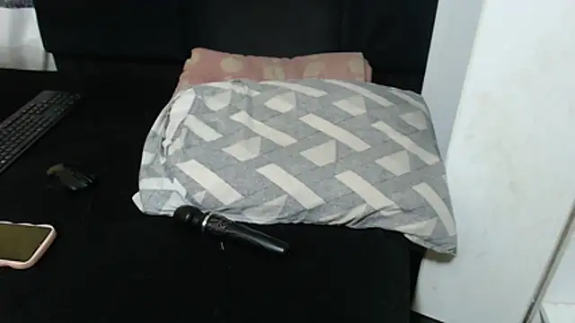 SweetHotBabby18's cam snapshot