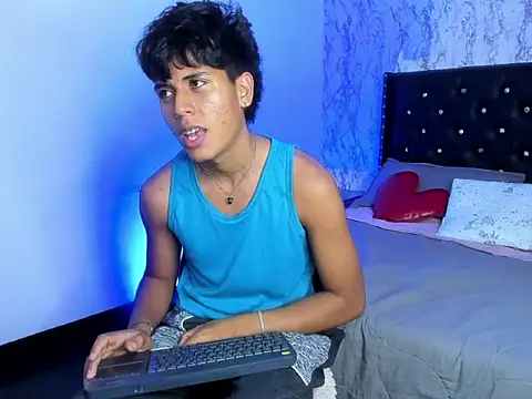 Valentino_Lane live sex cam