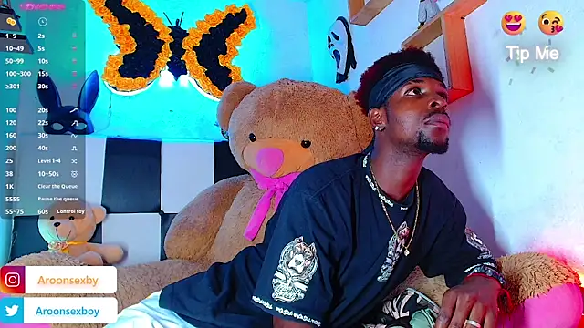 Aroonsexyboy live sex cam