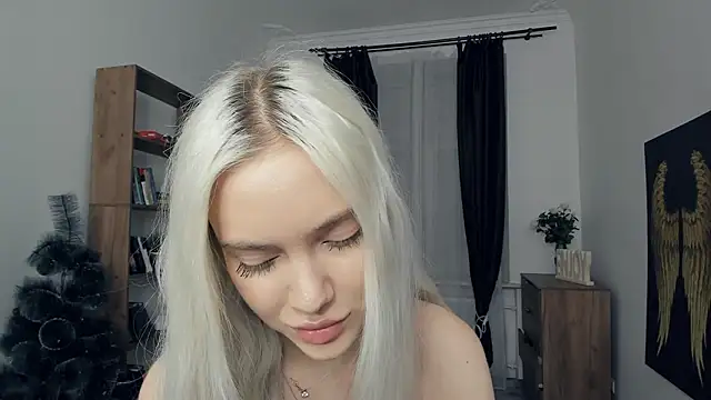 KristalCrowner live sex cam