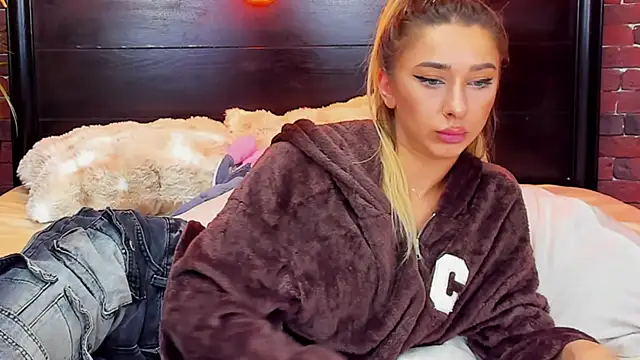 ChristynaRoss live sex cam