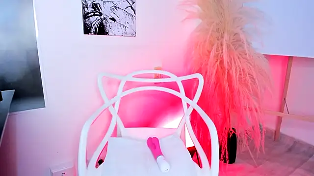 africa_holmes's cam snapshot