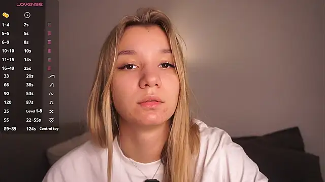 BrynnHolverson live sex cam