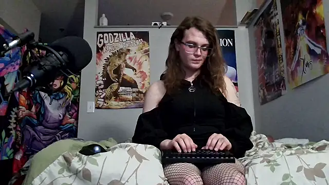 LizzyKittyOwO live sex cam