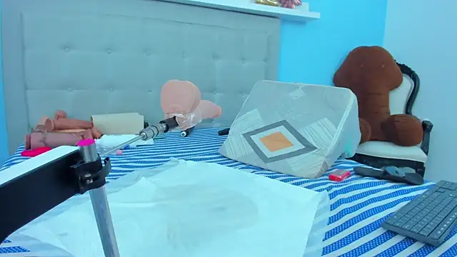 neferet_opal's cam snapshot