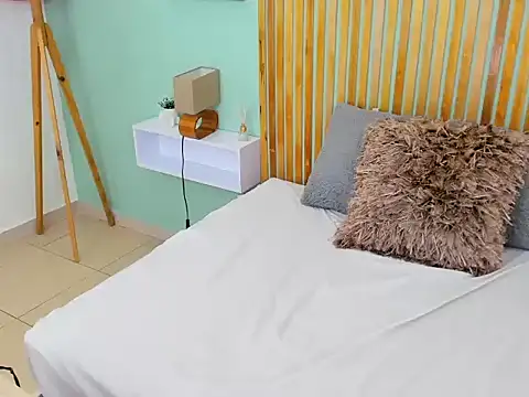 ZoeMalkovaa's cam snapshot