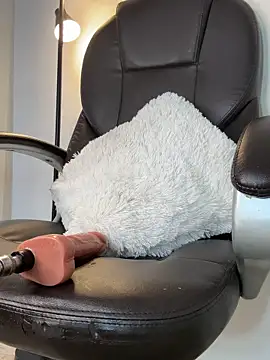 _Isabella_1's cam snapshot