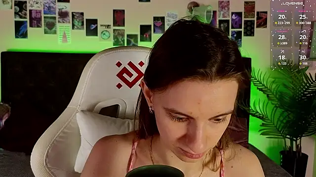 kaleriyaa_ live sex cam