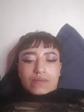 AlexxaAndRileyy live sex cam