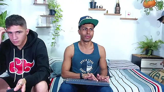 Interracial_Snow_Bunny live sex cam