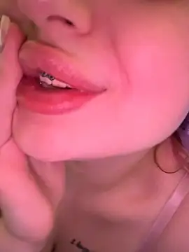 KellyMoors live sex cam