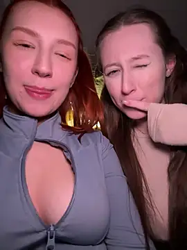 FroggyAnna live sex cam