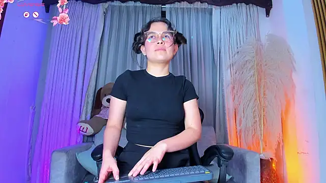 alejagarcia_'s cam snapshot