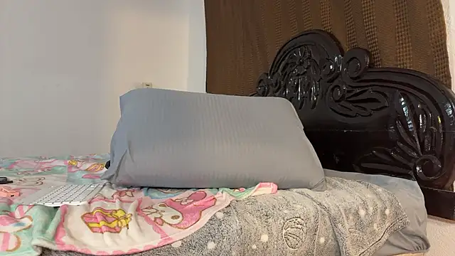 sexylittlefriend's cam snapshot