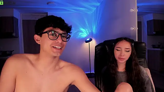 Mikeyvioleta_'s cam snapshot